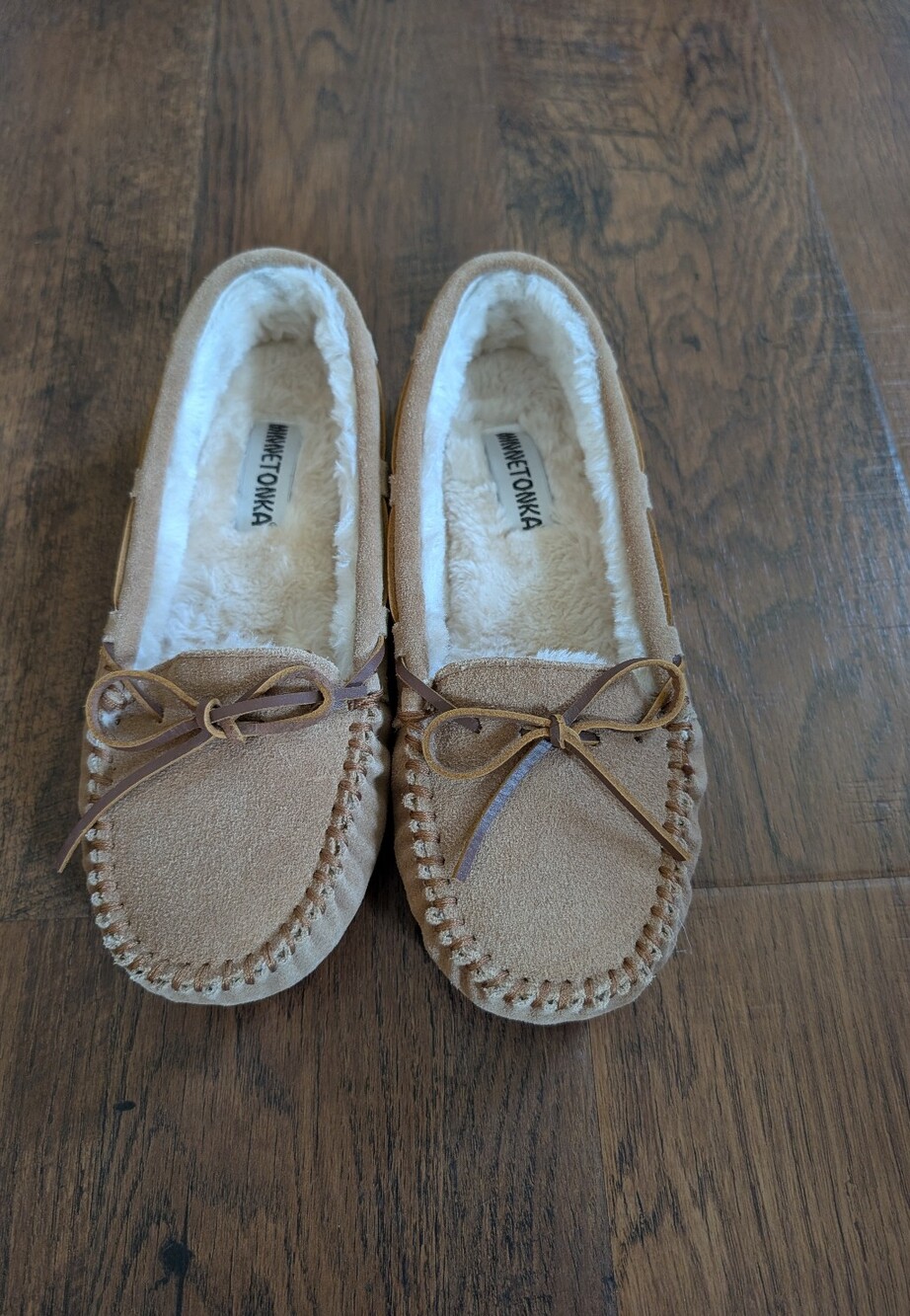 Minnetonka Women's Tan Suede Fleece-Lined Moccasin Slippers Size‎ 10M
